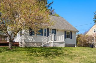 14 Davis Rd, Auburn, MA 01501