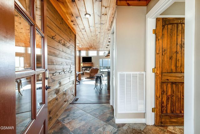 775 Shell Mountain Road, Sevierville, TN 37876