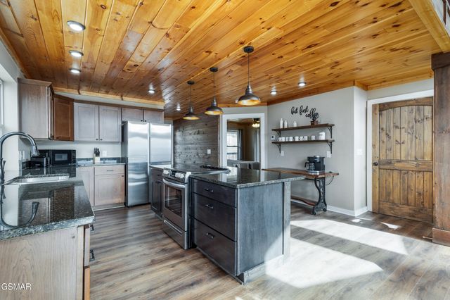 775 Shell Mountain Road, Sevierville, TN 37876