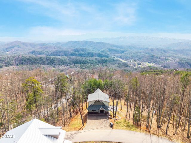 775 Shell Mountain Road, Sevierville, TN 37876