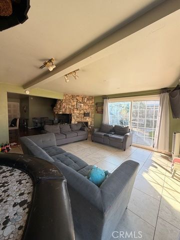 2403 w almond ave, Orange, CA 92868