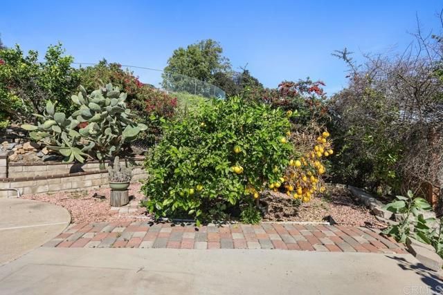 12135 Los Amigos Way, Lakeside, CA 92040