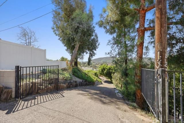 12135 Los Amigos Way, Lakeside, CA 92040