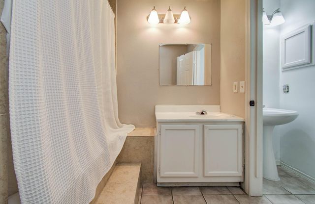 4322 Tracemeadow Drive, Houston, TX 77066