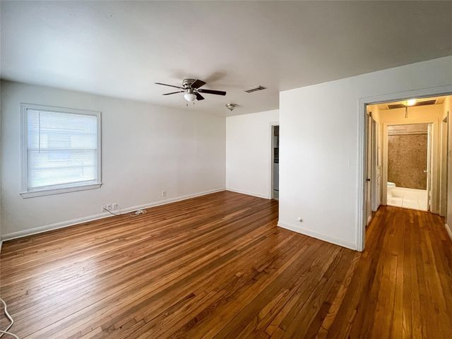 1241 Chevy Chase Drive, Angleton, TX 77515