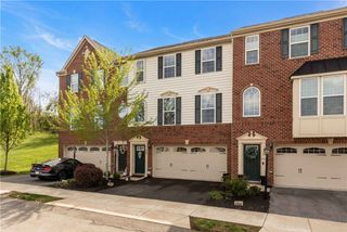 108 Noble Woods Dr, Moon/crescent Twp, PA 15108
