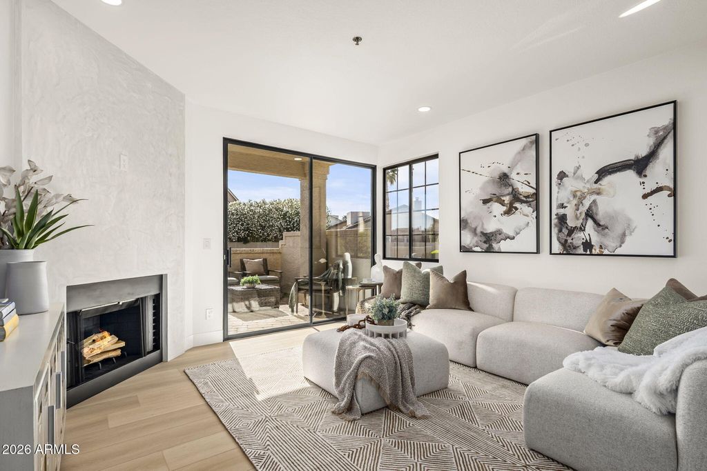 Image 4 of property listing at 11515 N 91ST Street 107, Scottsdale, AZ 85260