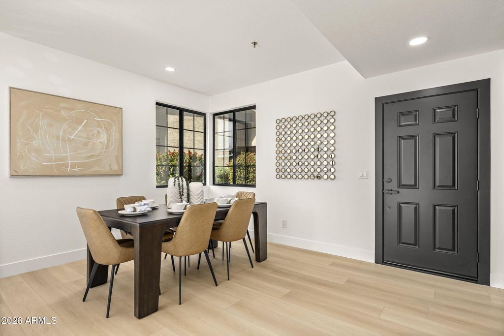 Image 6 of property listing at 11515 N 91ST Street 107, Scottsdale, AZ 85260