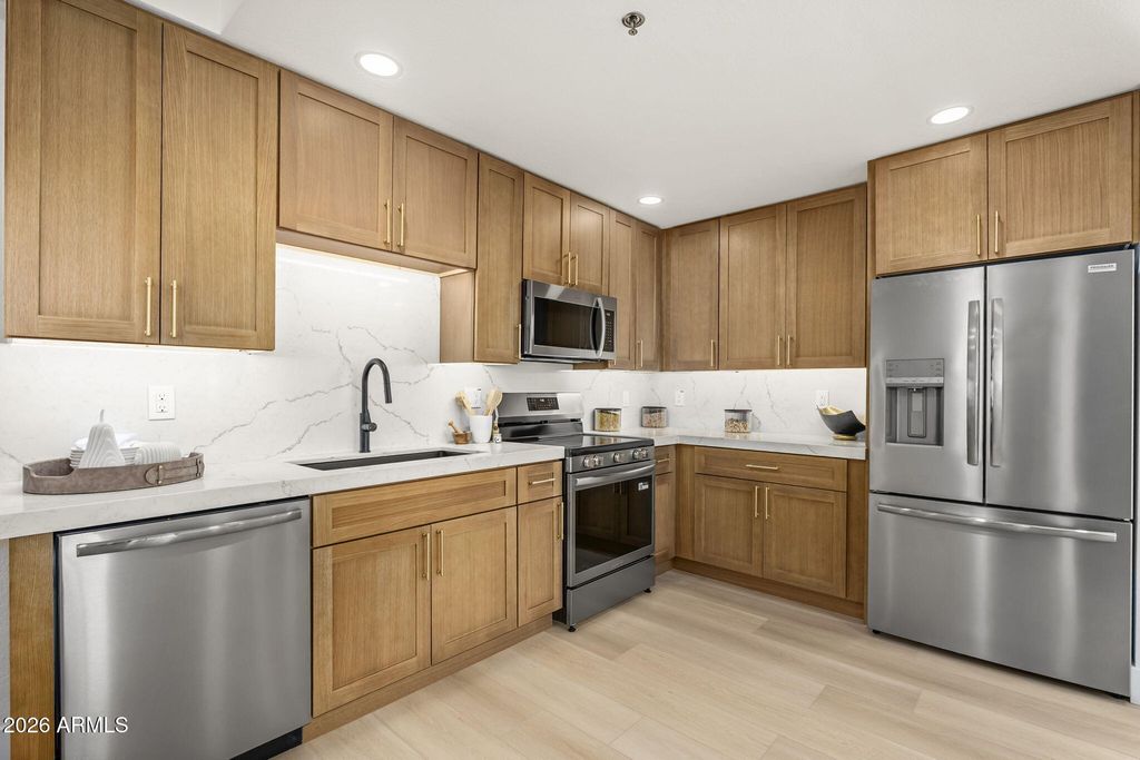 Image 8 of property listing at 11515 N 91ST Street 107, Scottsdale, AZ 85260