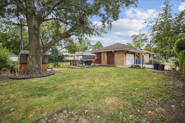 201 S Yale Avenue, Addison, IL 60101