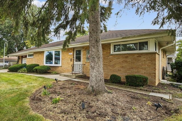 201 S Yale Avenue, Addison, IL 60101