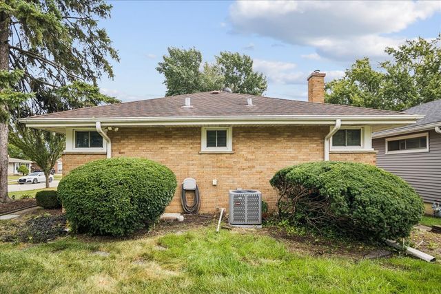201 S Yale Avenue, Addison, IL 60101