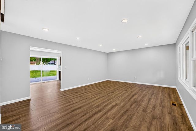 37 ELSIN LN, Willingboro, NJ 08046