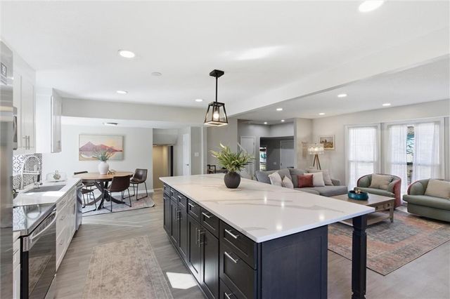 10205 W 97th Terrace, Overland Park, KS 66212