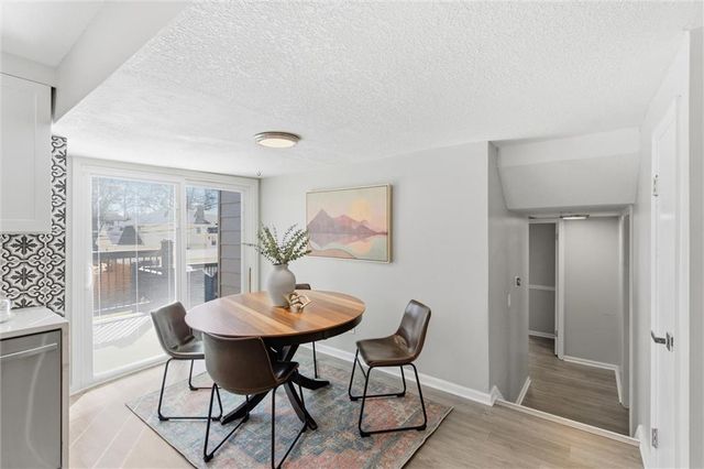 10205 W 97th Terrace, Overland Park, KS 66212