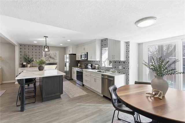 10205 W 97th Terrace, Overland Park, KS 66212