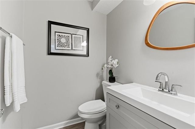 10205 W 97th Terrace, Overland Park, KS 66212