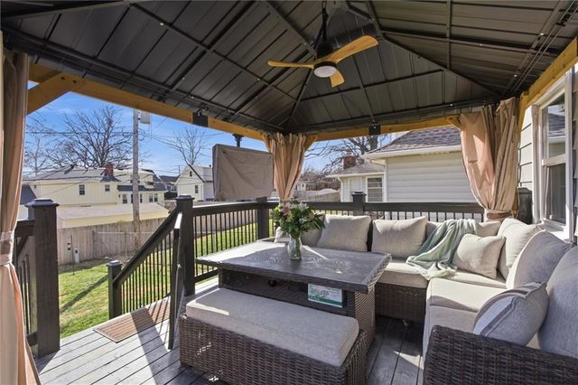 10205 W 97th Terrace, Overland Park, KS 66212