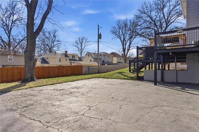 10205 W 97th Terrace, Overland Park, KS 66212