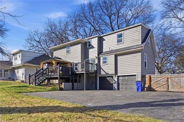 10205 W 97th Terrace, Overland Park, KS 66212