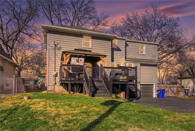 10205 W 97th Terrace, Overland Park, KS 66212