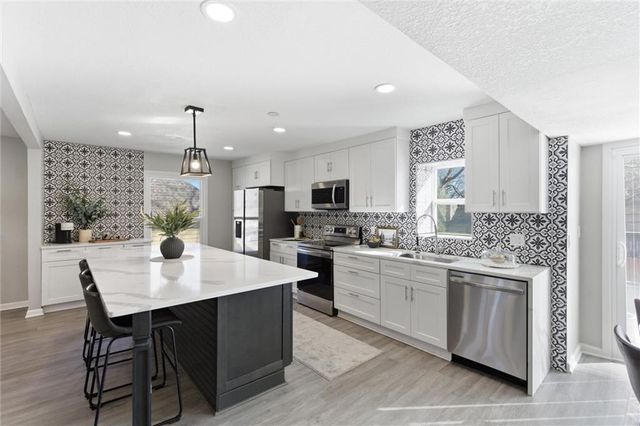 10205 W 97th Terrace, Overland Park, KS 66212