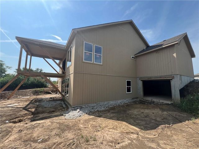 21401 Twin Oaks Parkway, Peculiar, MO 64078