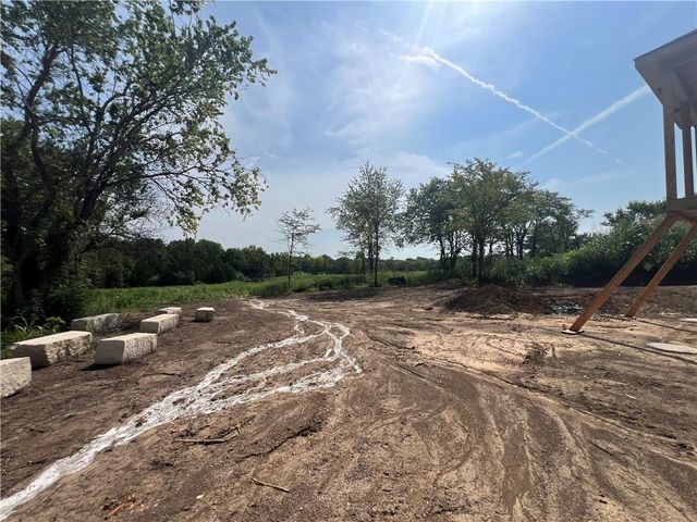 21401 Twin Oaks Parkway, Peculiar, MO 64078