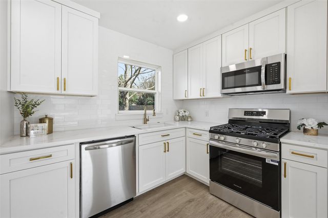 413 Wanda Way, Hurst, TX 76053