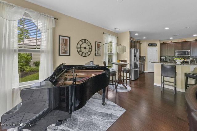 194 Wintergreen Drive, Manalapan, NJ 07726