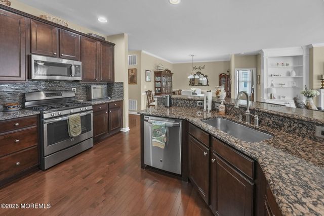 194 Wintergreen Drive, Manalapan, NJ 07726