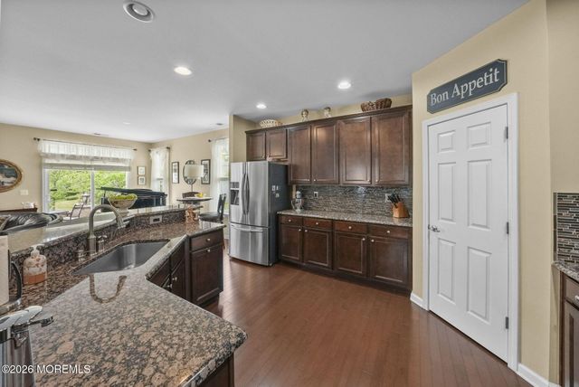 194 Wintergreen Drive, Manalapan, NJ 07726