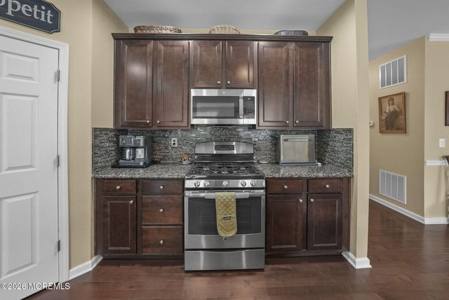 194 Wintergreen Drive, Manalapan, NJ 07726