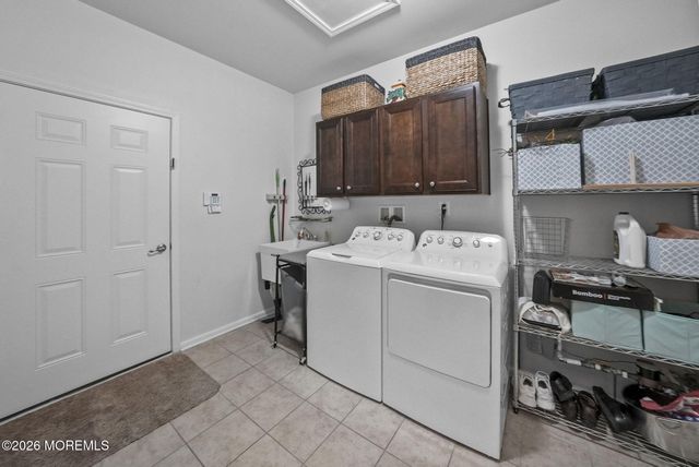 194 Wintergreen Drive, Manalapan, NJ 07726