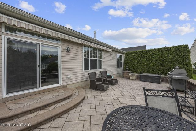 194 Wintergreen Drive, Manalapan, NJ 07726