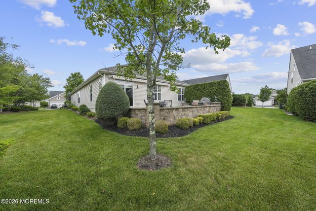 194 Wintergreen Drive, Manalapan, NJ 07726