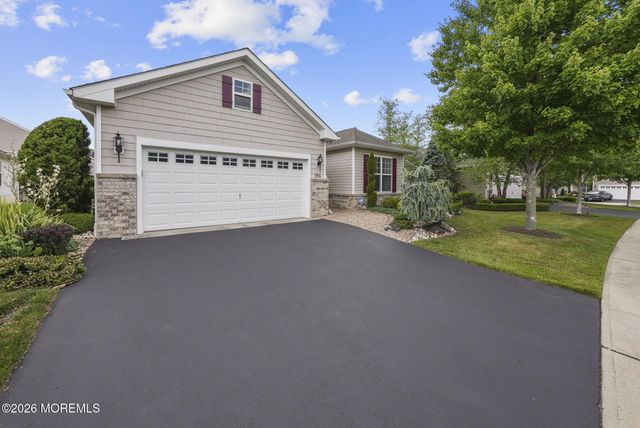 194 Wintergreen Drive, Manalapan, NJ 07726