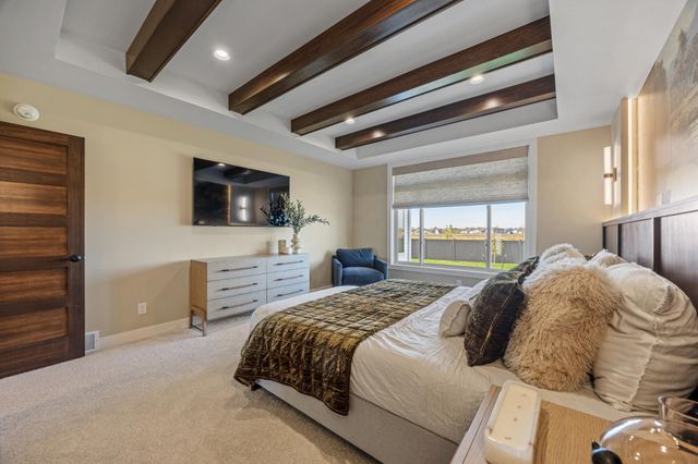 6833 Sunrise Point, Horace, ND 58047