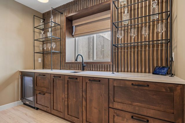 6833 Sunrise Point, Horace, ND 58047