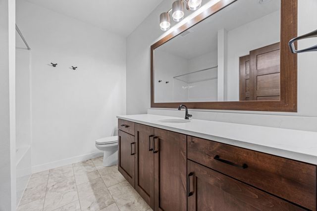 6833 Sunrise Point, Horace, ND 58047