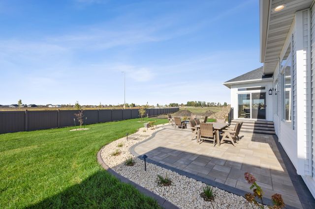 6833 Sunrise Point, Horace, ND 58047