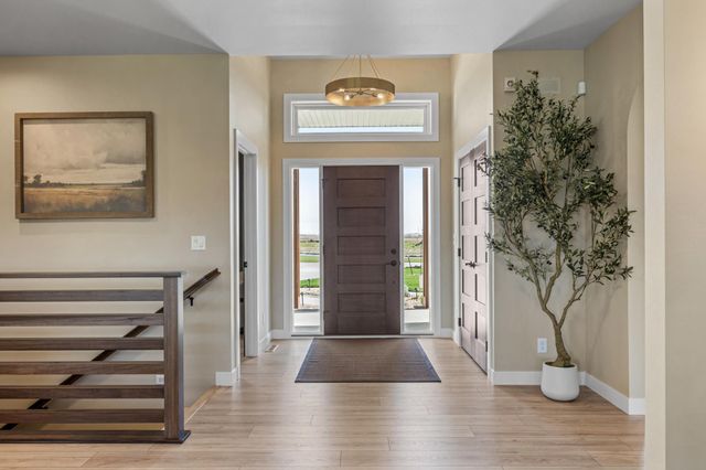 6833 Sunrise Point, Horace, ND 58047