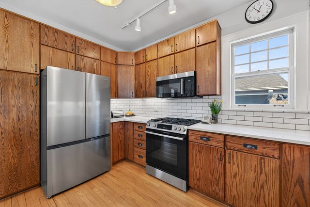 323 N Prospect Avenue, Park Ridge, IL 60068