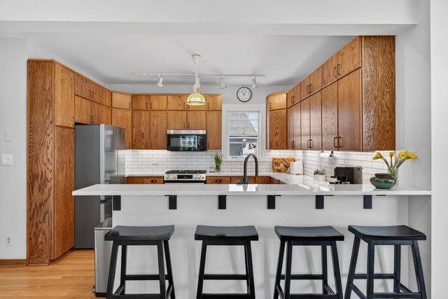 323 N Prospect Avenue, Park Ridge, IL 60068