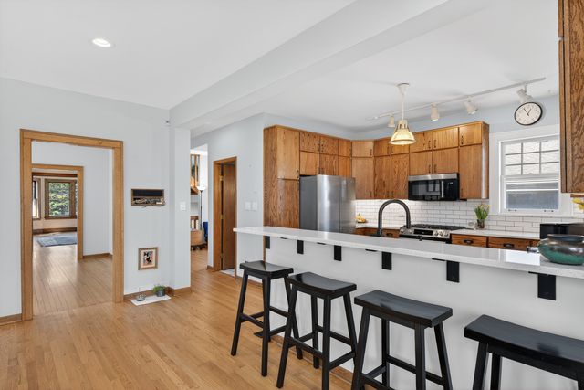 323 N Prospect Avenue, Park Ridge, IL 60068