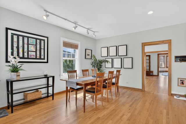 323 N Prospect Avenue, Park Ridge, IL 60068