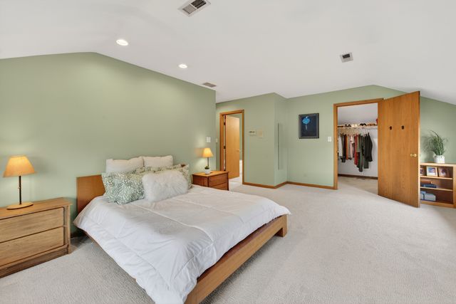 323 N Prospect Avenue, Park Ridge, IL 60068