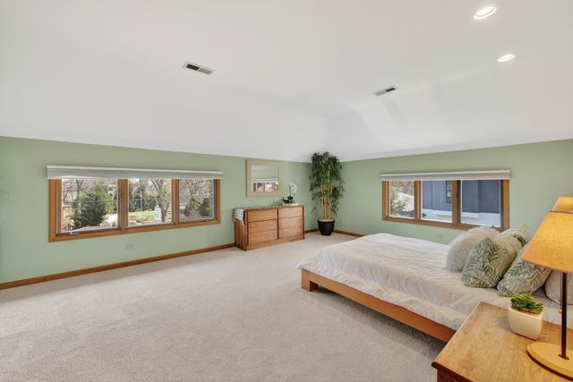 323 N Prospect Avenue, Park Ridge, IL 60068