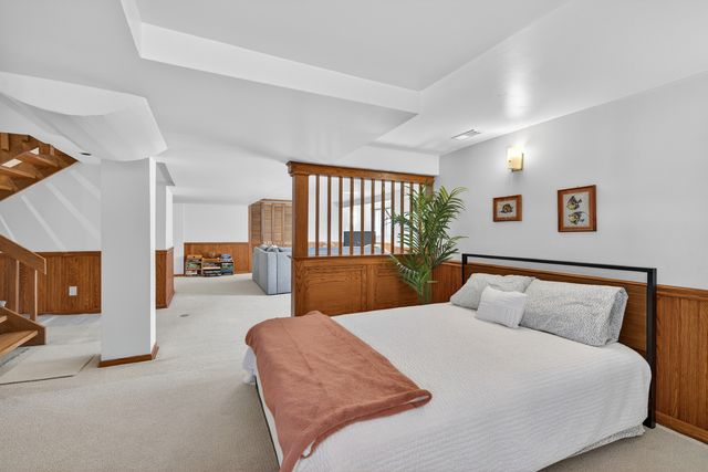 323 N Prospect Avenue, Park Ridge, IL 60068