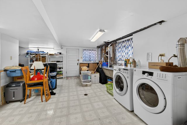 323 N Prospect Avenue, Park Ridge, IL 60068